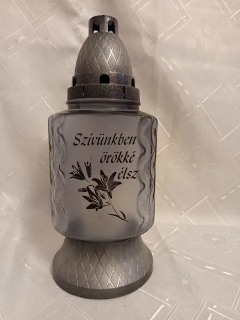 Üvegmécses szívünkben örökké élsz felirattal mattszürke 25cm