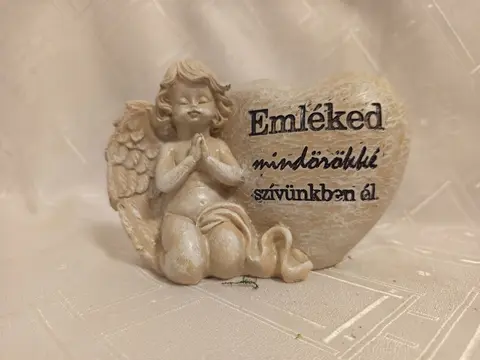 Angyalka szívvel 11 cm